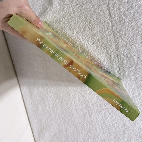 The Essential Pasta  Cookbook - Picture 7 of 9